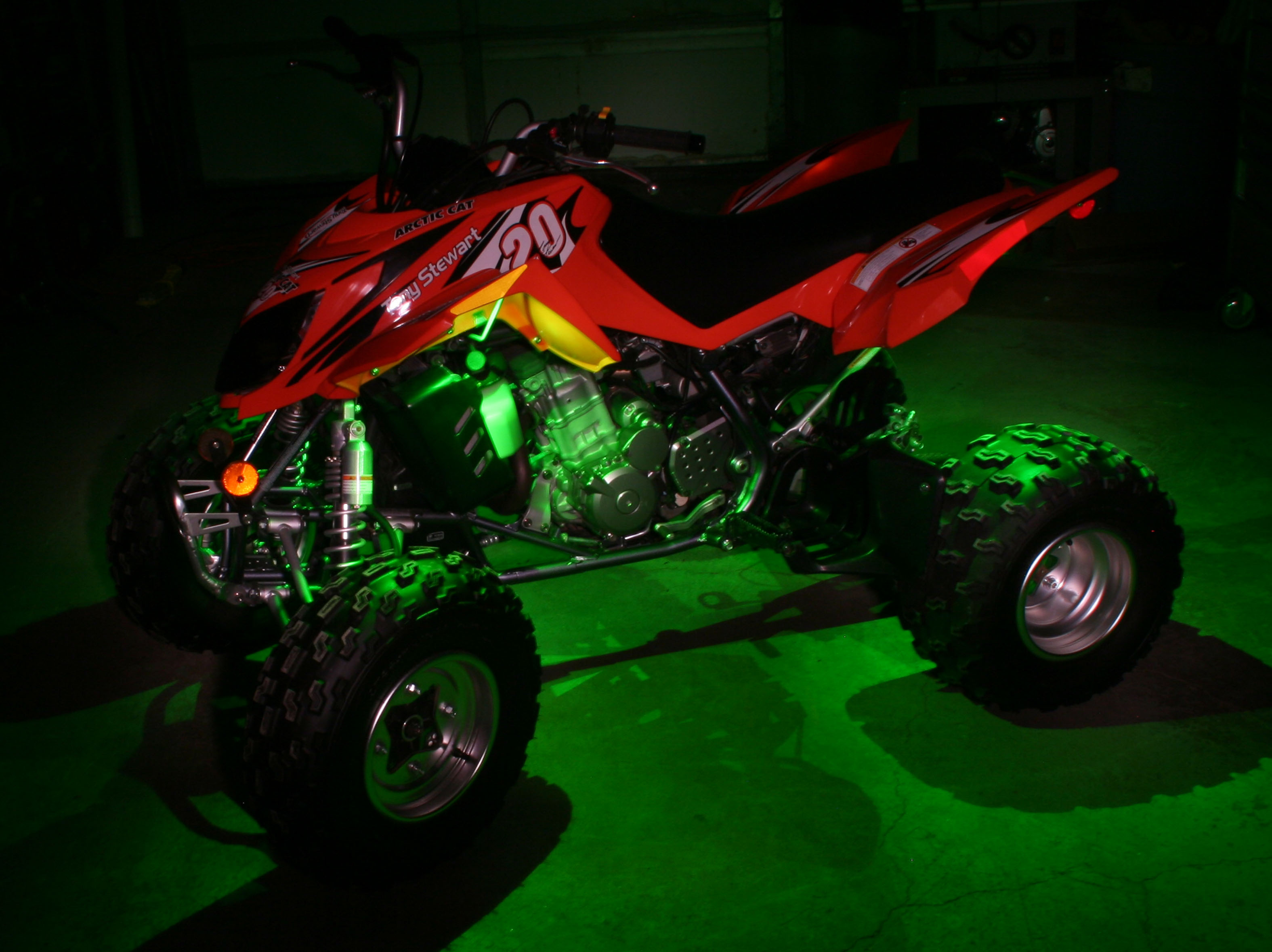 ac%204-wheeler%20green%204%20led.jpg